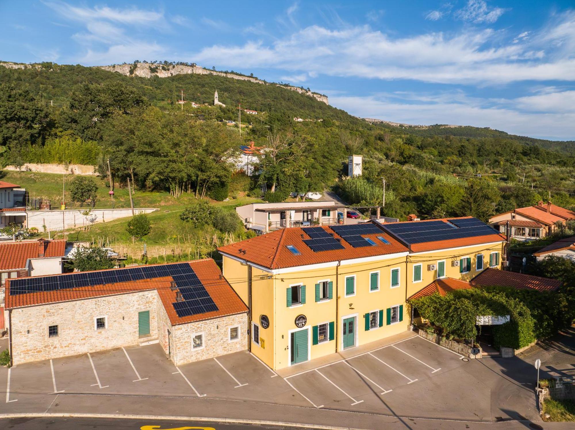 Vila Robida & Spa Crni Kal Bagian luar foto
